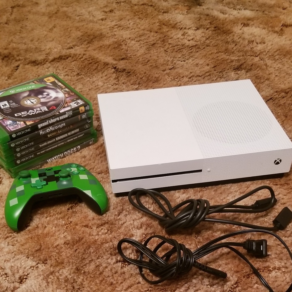 Xbox One Slim